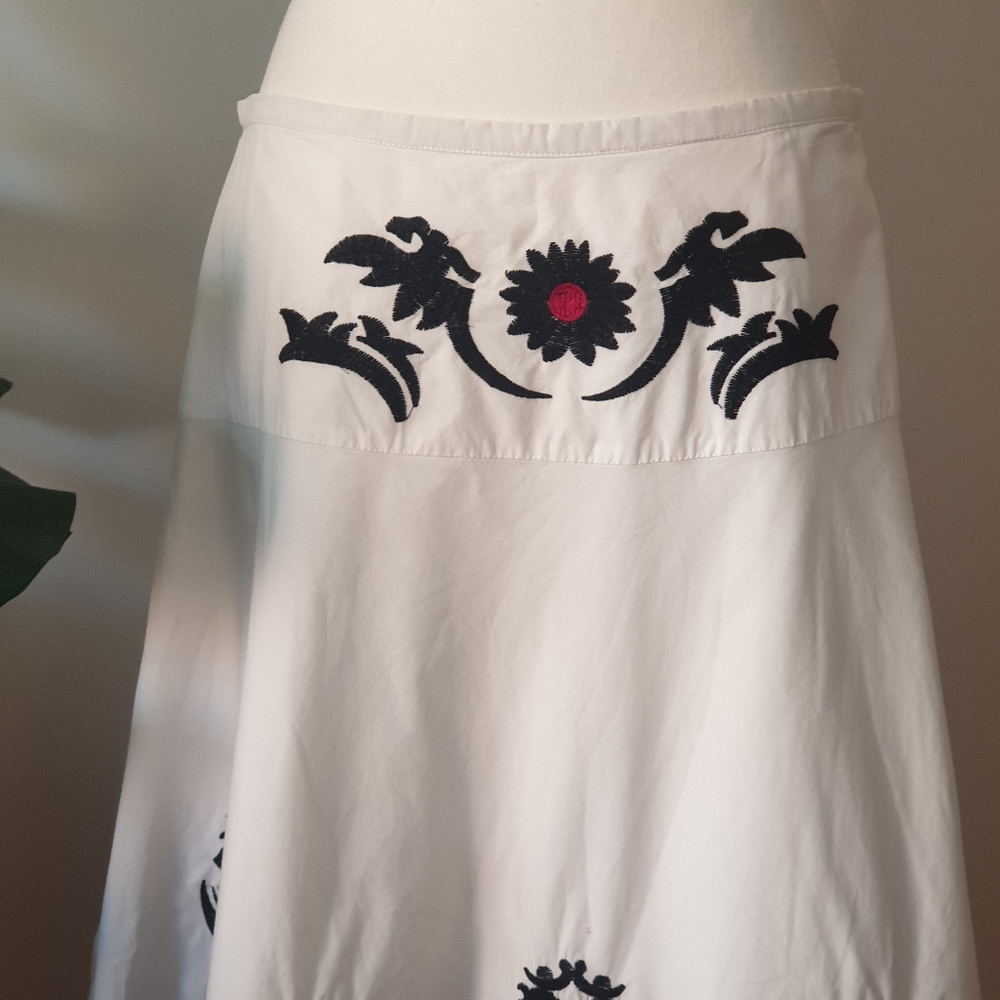 Diane von Furstenberg white embroidered skirt - Picture 6 of 7